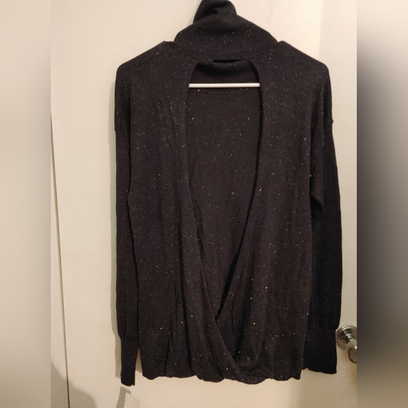 Chelse 28 metallic turtleneck open back sweater SZ.Med NWT - Picture 3 of 6